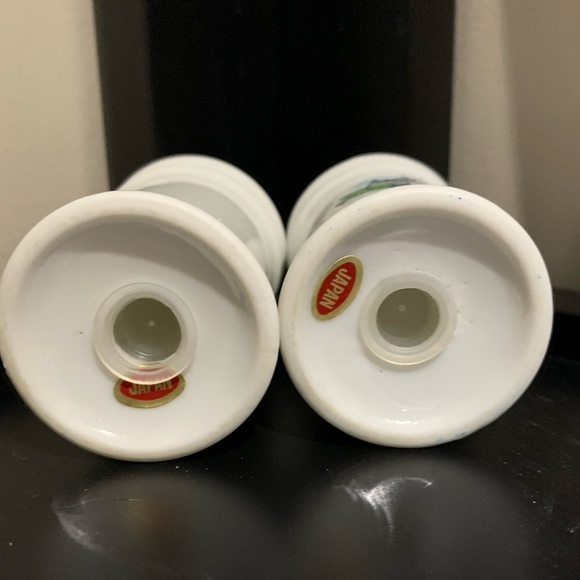 Vintage Porcelain Disney World Salt & Pepper Shakers - Picture 4 of 4